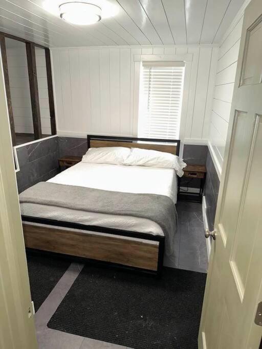 Hot Tub 5 Beds Lägenhet Moorhead Exteriör bild